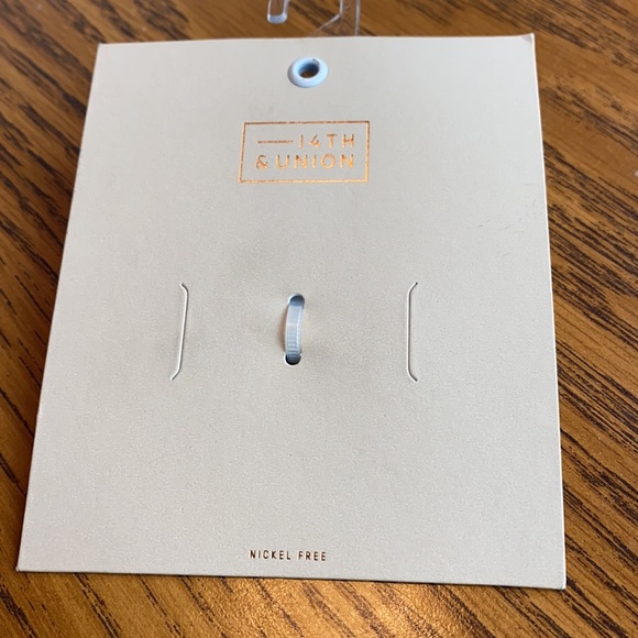 14th & Union Green Marbled Enamel Gold Tone Twist Bangle Bracelet - Picture 4 of 7